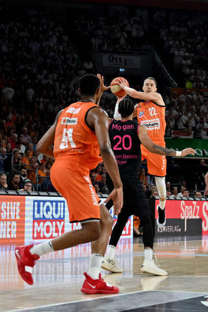 域的一大突 域的一大突