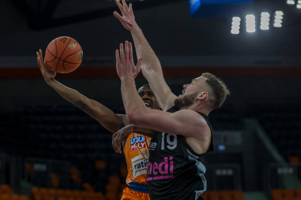 外媒盘点足坛名帅分档，大家有什么看法？留下你的评论.