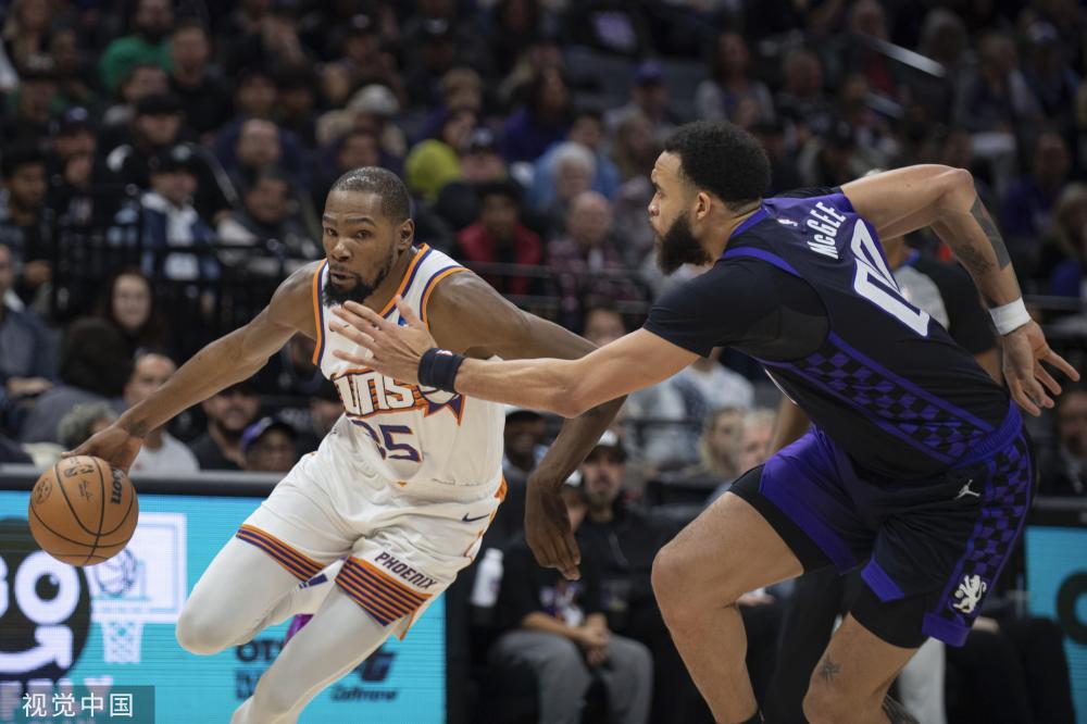 体育西甲：米纳绝杀 巴萨爆冷1比2不敌塞尔塔